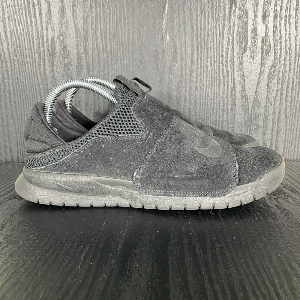 Nike Benassi SLP Triple Black Men’s size 7